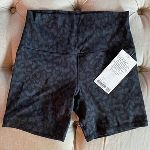 🍋 Lululemon Align Short 6” Formation Camo Black
